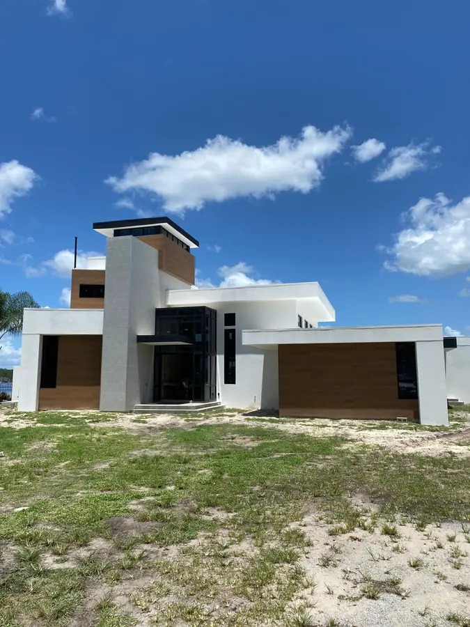 Completed residential siding installation by Endless Siding in Florida