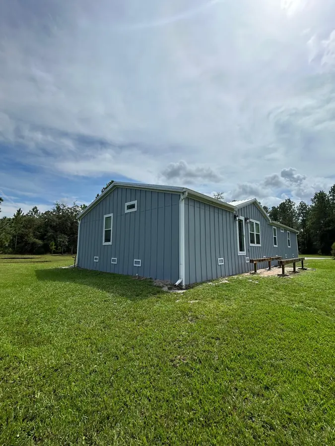 Completed residential siding installation by Endless Siding in Florida