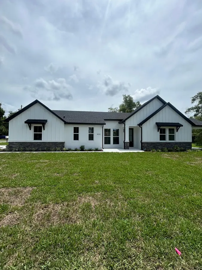 Completed residential siding installation by Endless Siding in Florida