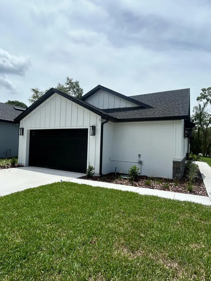 Completed residential siding installation by Endless Siding in Florida