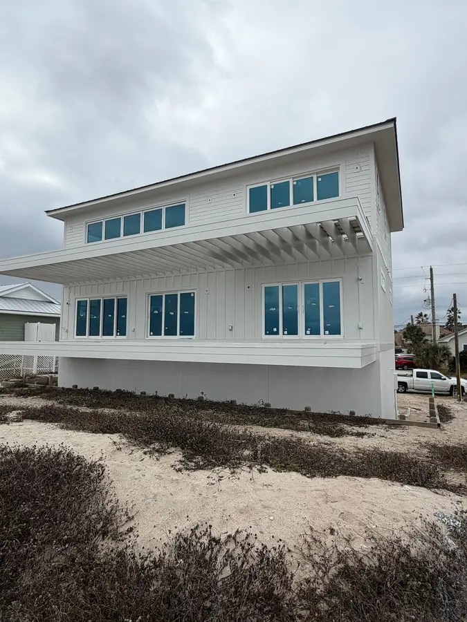 Completed residential siding installation by Endless Siding in Florida