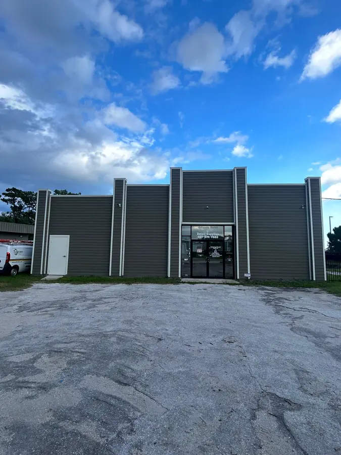 Completed commercial siding project by Endless Siding in Florida