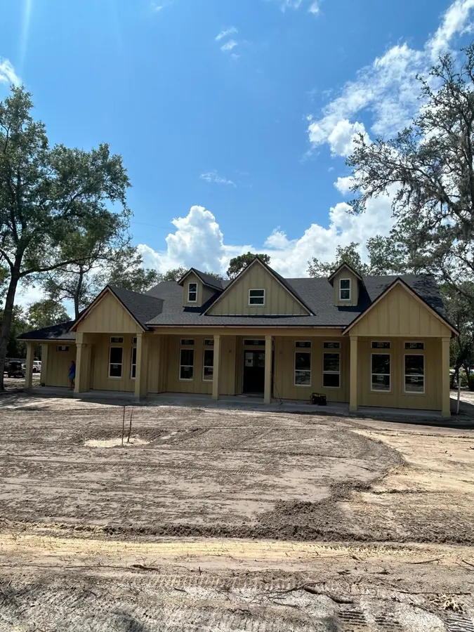 Completed residential siding installation by Endless Siding in Florida