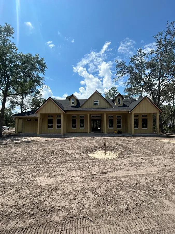 Completed residential siding installation by Endless Siding in Florida