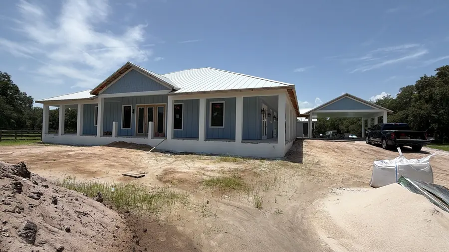 Completed residential siding installation by Endless Siding in Florida