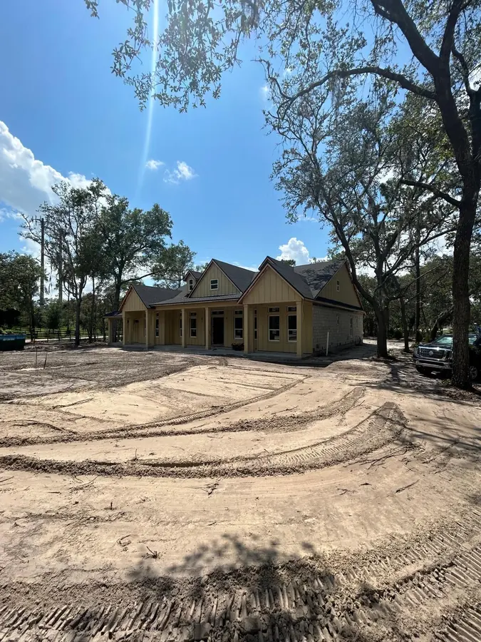 Completed residential siding installation by Endless Siding in Florida