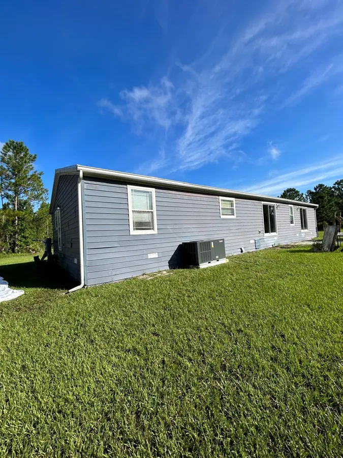 Completed residential siding installation by Endless Siding in Florida