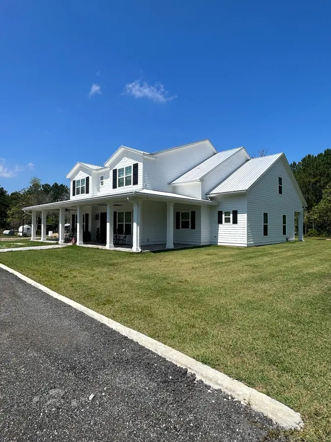 Completed residential siding installation by Endless Siding in Florida