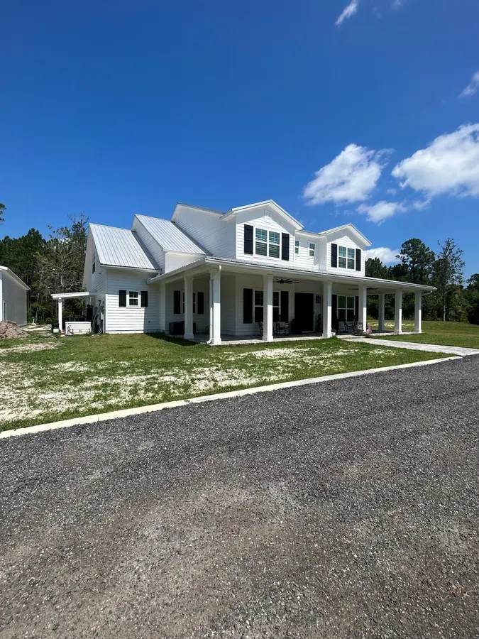 Completed residential siding installation by Endless Siding in Florida