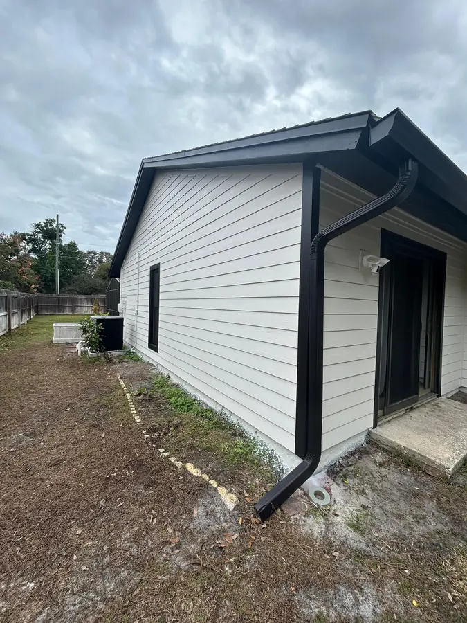 Completed residential siding installation by Endless Siding in Florida
