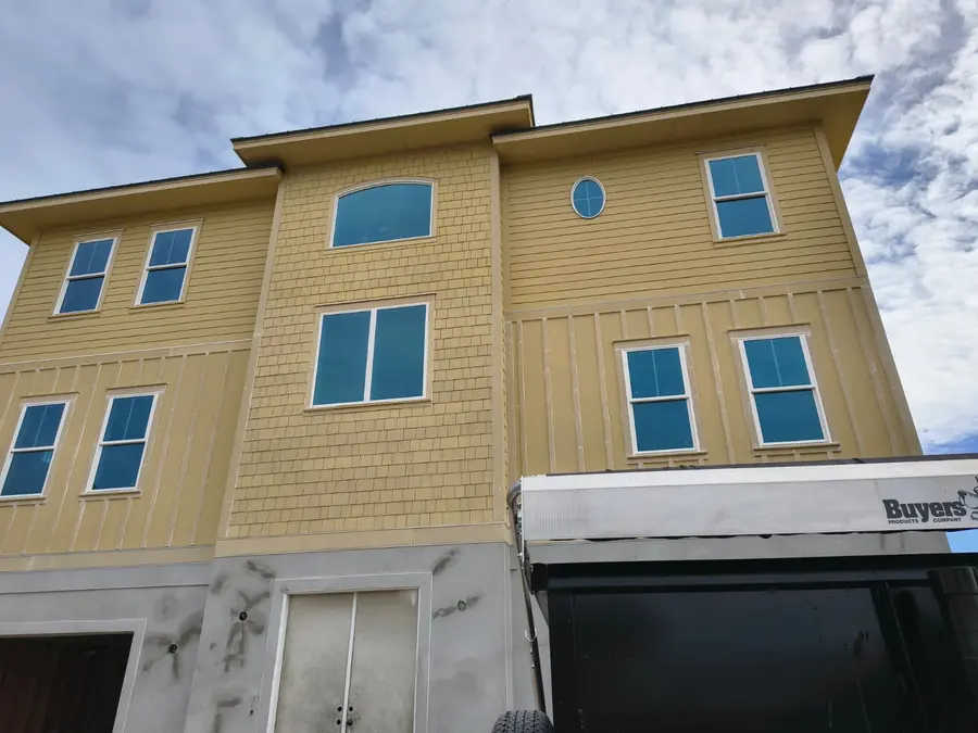Completed residential siding installation by Endless Siding in Florida