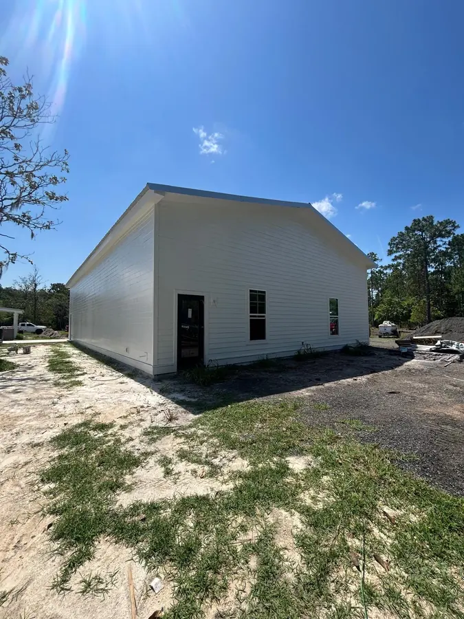 Completed residential siding installation by Endless Siding in Florida