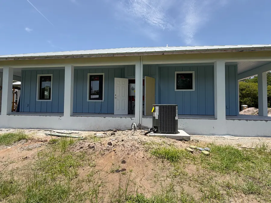 Completed residential siding installation by Endless Siding in Florida