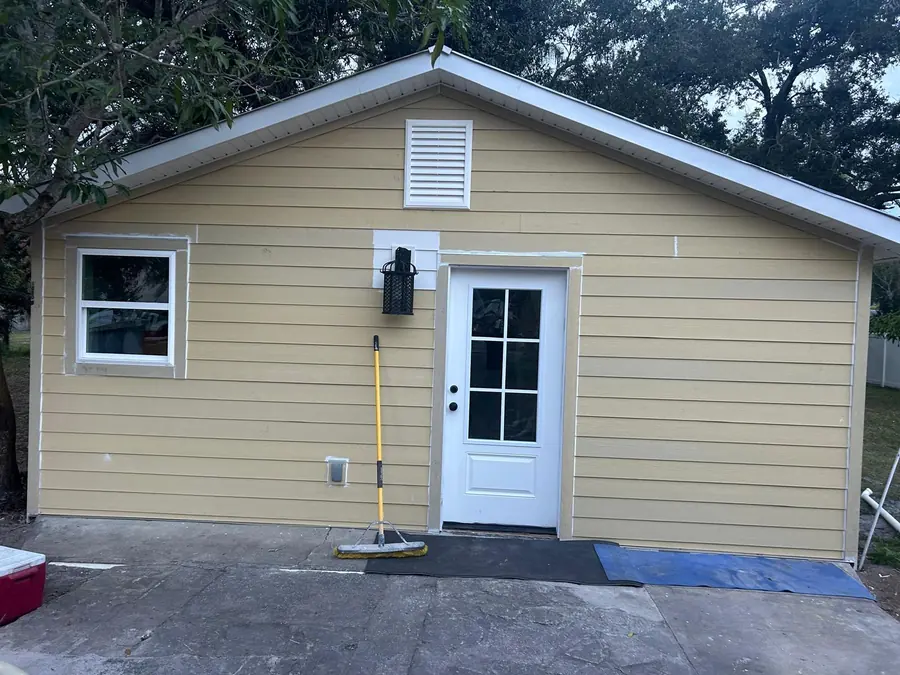 Completed residential siding installation by Endless Siding in Florida
