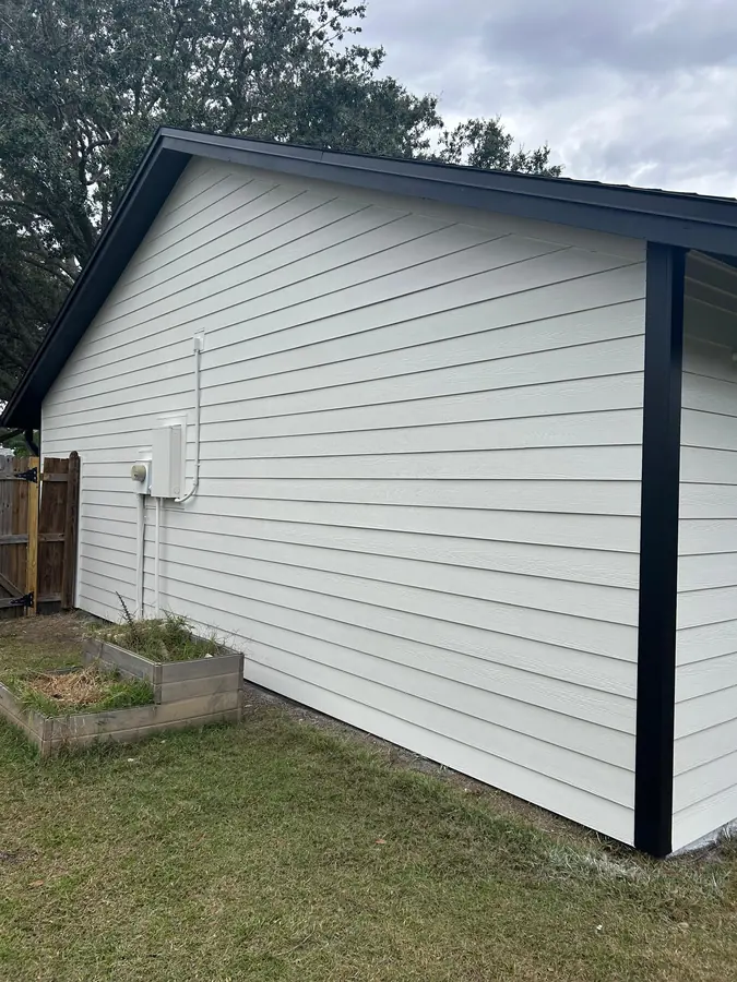 Completed residential siding installation by Endless Siding in Florida