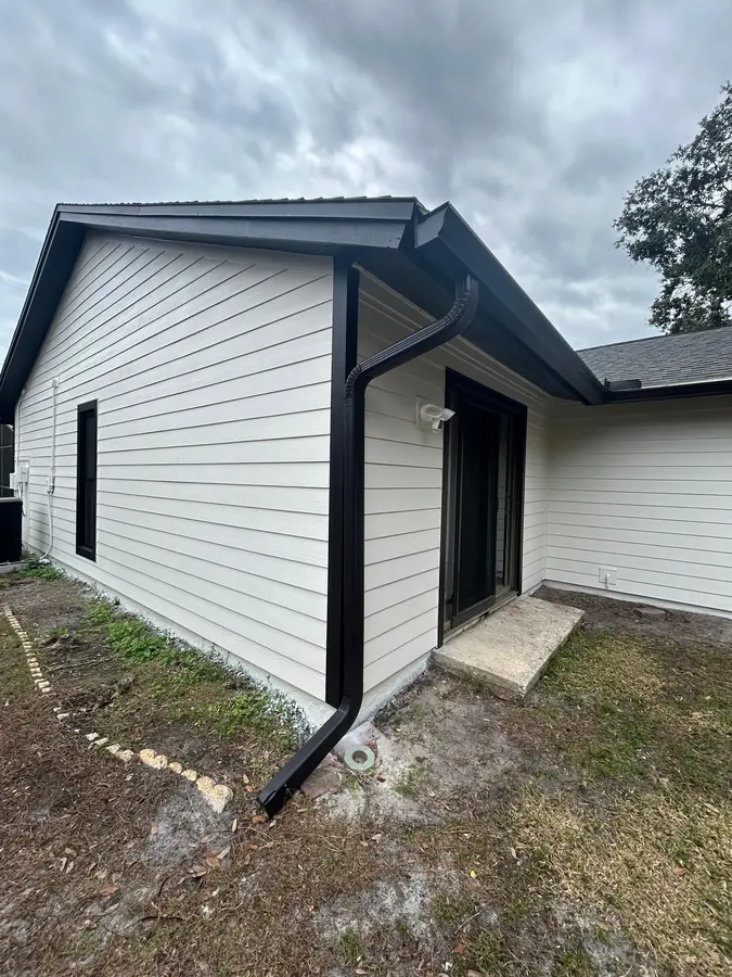 Completed residential siding installation by Endless Siding in Florida