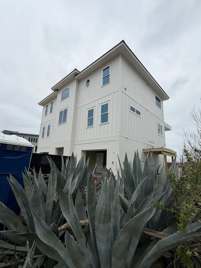 Completed residential siding installation by Endless Siding in Florida