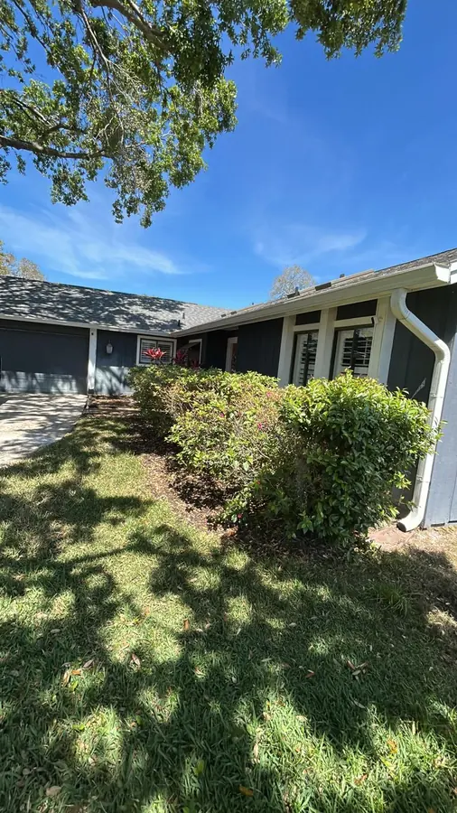 Completed residential siding installation by Endless Siding in Florida