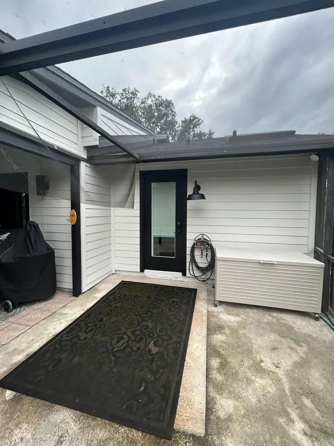 Completed residential siding installation by Endless Siding in Florida