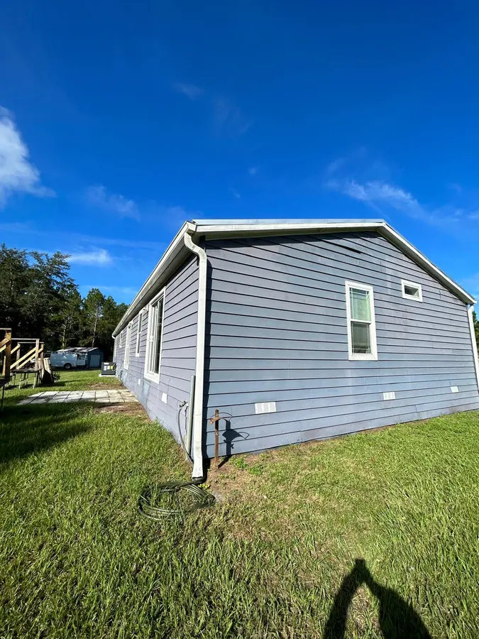 Completed residential siding installation by Endless Siding in Florida