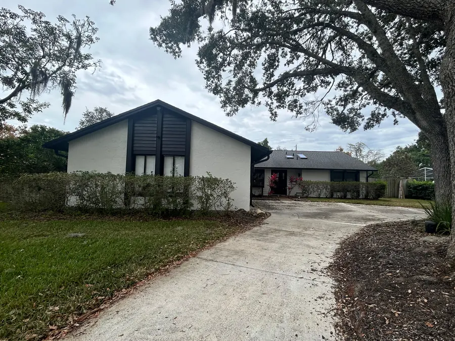 Completed residential siding installation by Endless Siding in Florida